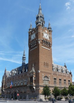 Armentières la mairie et le beffroi